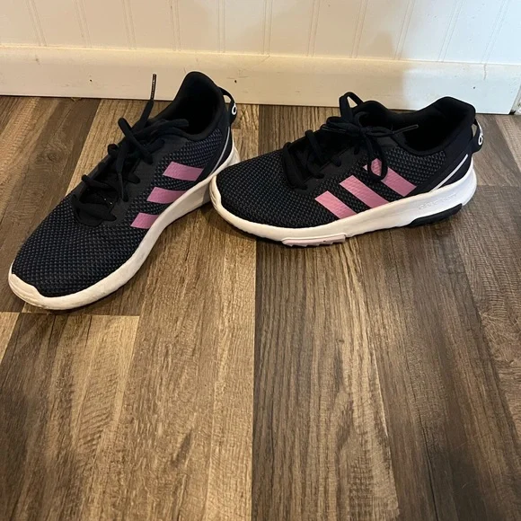 adidas | Shoes | Big Kids Size 5 Adidas Sneaker | Poshmark